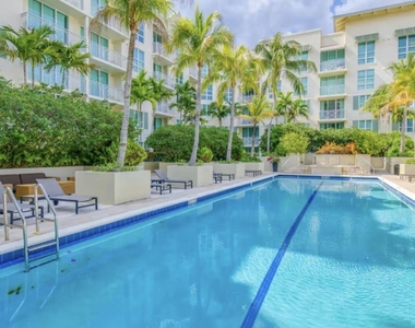 480 Hibiscus Street - Photo Thumbnail 9