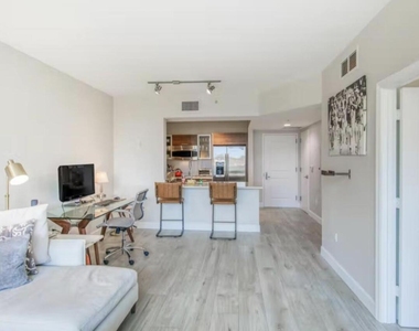 480 Hibiscus Street - Photo Thumbnail 2