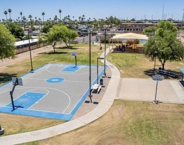3126 N 68th Street - Photo Thumbnail 4
