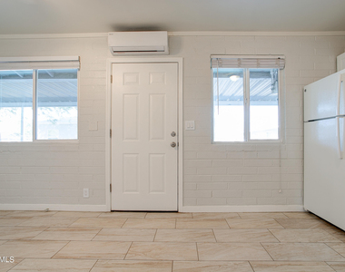 210 E Jones Avenue - Photo Thumbnail 8