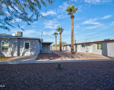 210 E Jones Avenue - Photo Thumbnail 7