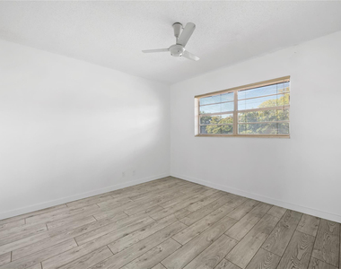 5031 W Oakland Park Boulevard - Photo Thumbnail 6