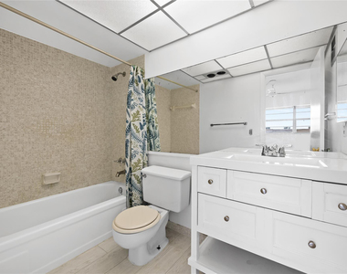 5031 W Oakland Park Boulevard - Photo Thumbnail 11