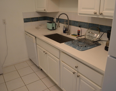 658 Ne 6th Court E - Photo Thumbnail 14
