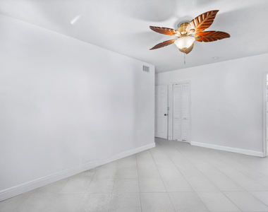 658 Ne 6th Court E - Photo Thumbnail 20