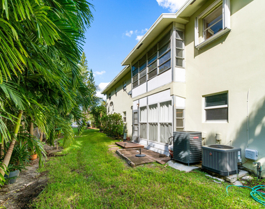 658 Ne 6th Court E - Photo Thumbnail 23