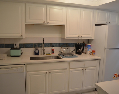 658 Ne 6th Court E - Photo Thumbnail 2