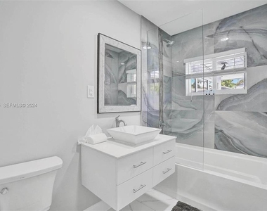 3421 Dover Road - Photo Thumbnail 7