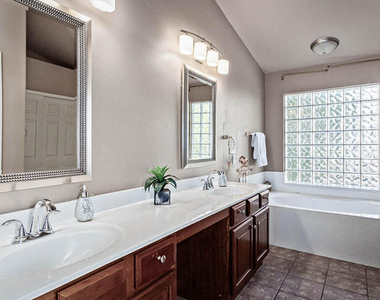 25832 N 67th Lane - Photo Thumbnail 10