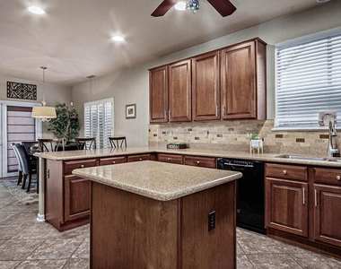 25832 N 67th Lane - Photo Thumbnail 7