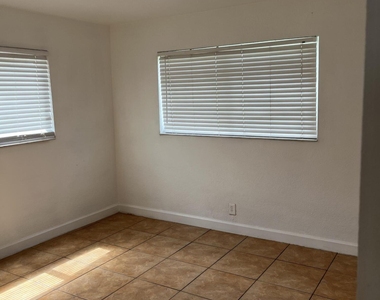 610 Nw 7th Avenue - Photo Thumbnail 5