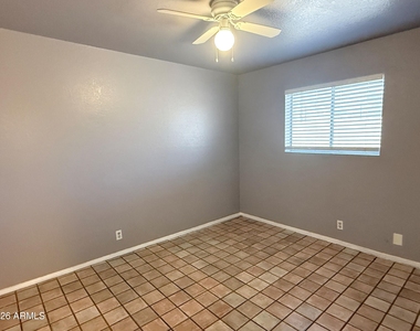624 E Marilyn Avenue - Photo Thumbnail 8