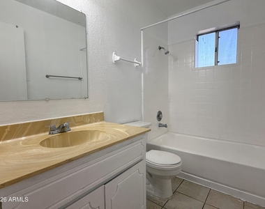 624 E Marilyn Avenue - Photo Thumbnail 12