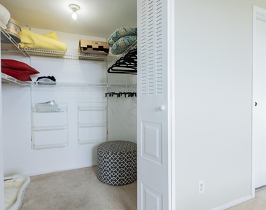 2811 Somerset Drive - Photo Thumbnail 16