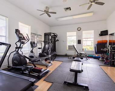 2811 Somerset Drive - Photo Thumbnail 24