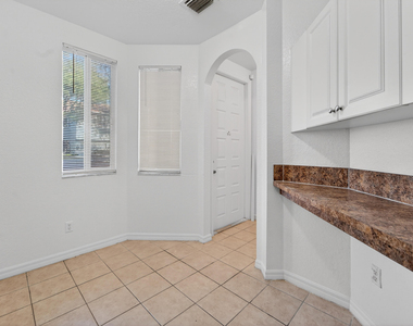 3635 Sonoma Drive - Photo Thumbnail 2