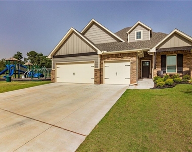 2816 Oak Hill Avenue - Photo Thumbnail 1
