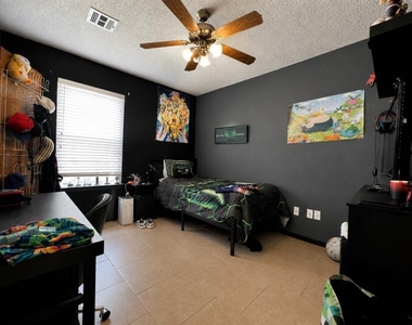 521 Cypress Drive - Photo Thumbnail 6