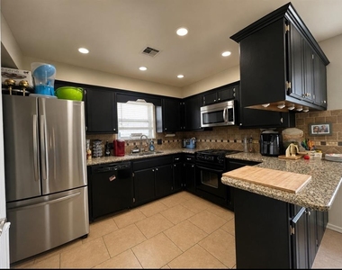 521 Cypress Drive - Photo Thumbnail 3