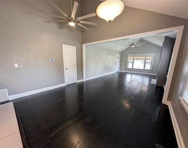 3145 Nw 21st Street - Photo Thumbnail 6