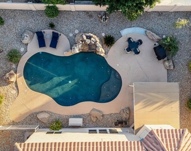10617 W Daley Lane - Photo Thumbnail 39