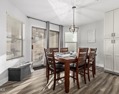 10617 W Daley Lane - Photo Thumbnail 8