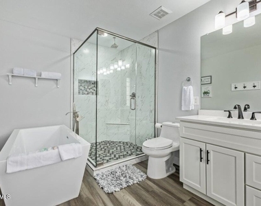 10617 W Daley Lane - Photo Thumbnail 17