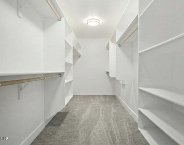 10617 W Daley Lane - Photo Thumbnail 49