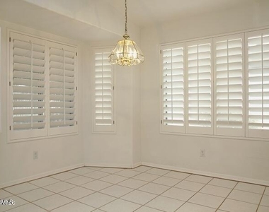 12054 S 44th Street - Photo Thumbnail 2