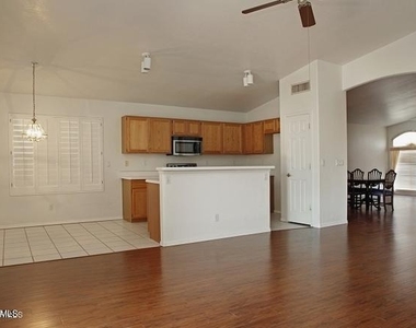 12054 S 44th Street - Photo Thumbnail 4