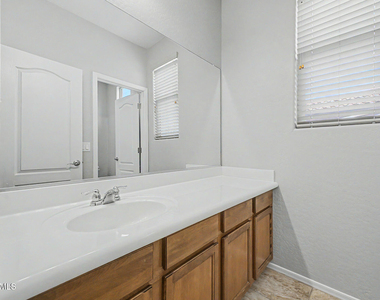 319 S 197th Avenue - Photo Thumbnail 18