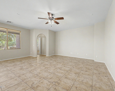 319 S 197th Avenue - Photo Thumbnail 12