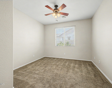 319 S 197th Avenue - Photo Thumbnail 9