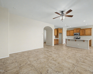 319 S 197th Avenue - Photo Thumbnail 3