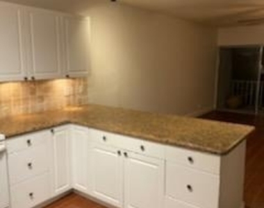 725 Hummingbird Way - Photo Thumbnail 9