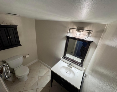 725 Hummingbird Way - Photo Thumbnail 21