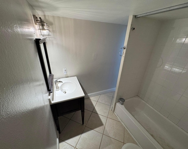 725 Hummingbird Way - Photo Thumbnail 22