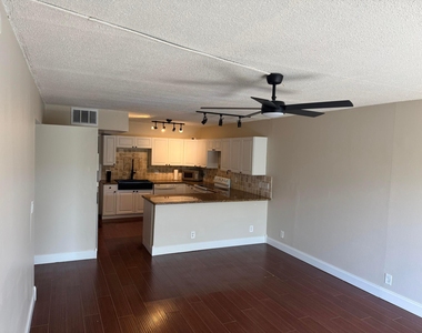 725 Hummingbird Way - Photo Thumbnail 24