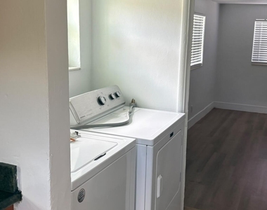 3740 Nw 9th Street - Photo Thumbnail 8