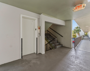 1638 Embassy Drive - Photo Thumbnail 29