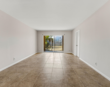 1638 Embassy Drive - Photo Thumbnail 9