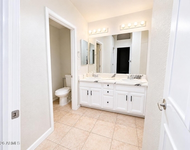4917 W Behrend Drive - Photo Thumbnail 7