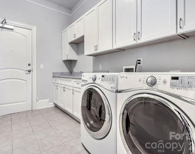 2100 Queens Road W - Photo Thumbnail 11