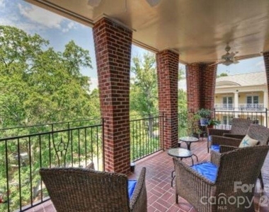 2100 Queens Road W - Photo Thumbnail 12