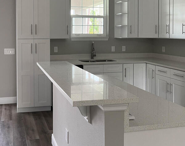 528 Se 35th Terrace - Photo Thumbnail 4