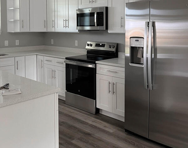 528 Se 35th Terrace - Photo Thumbnail 5