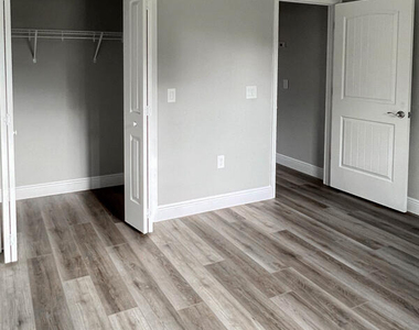 528 Se 35th Terrace - Photo Thumbnail 9