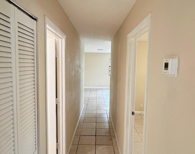 10851 Nw 45th Street - Photo Thumbnail 2