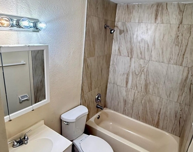 10851 Nw 45th Street - Photo Thumbnail 5
