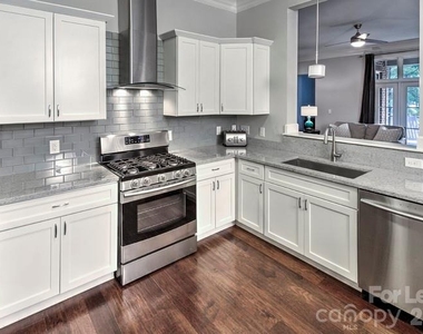 2100 Queens Road W - Photo Thumbnail 6